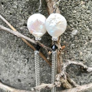 Medium Keshi Coin Pearl Tassel Earring / Zuka